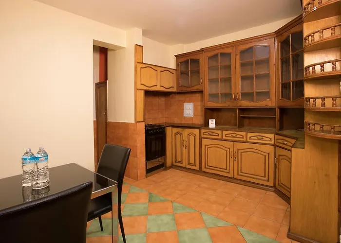 Oyo 131 Milarepa Hotel 2*